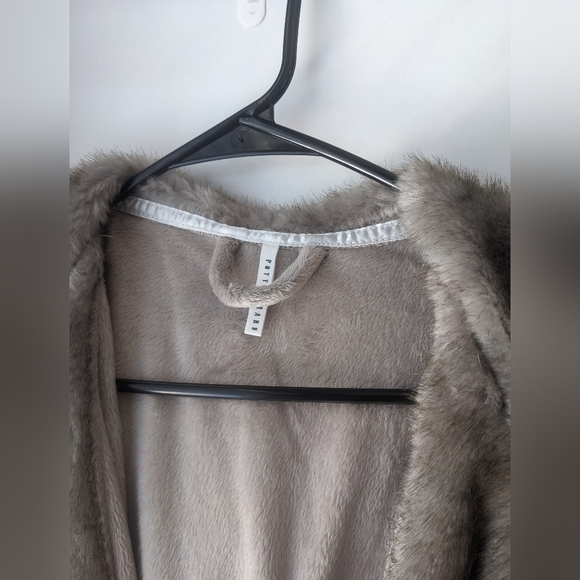 Pottery Barn Robe - Picture 3 of 4